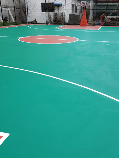 大路镇 球场长期使用易出现地面开裂